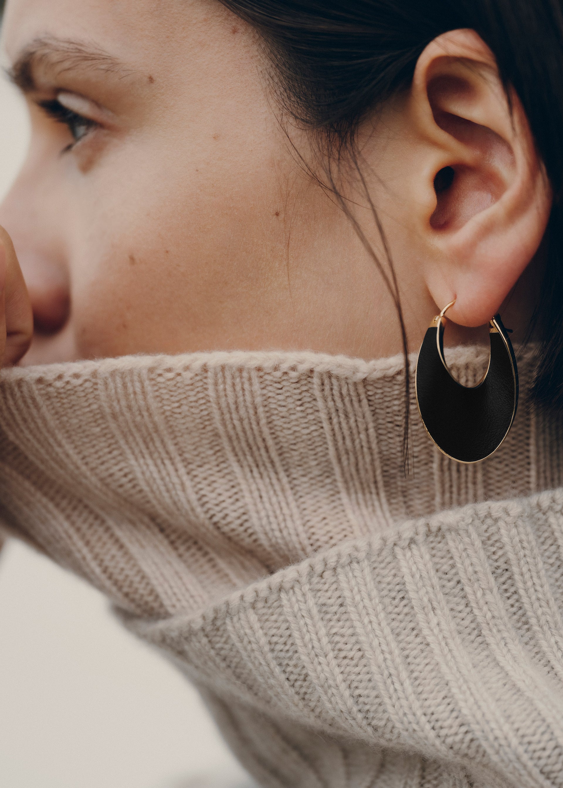 Éole Slim Hoop Earrings - Black Leather