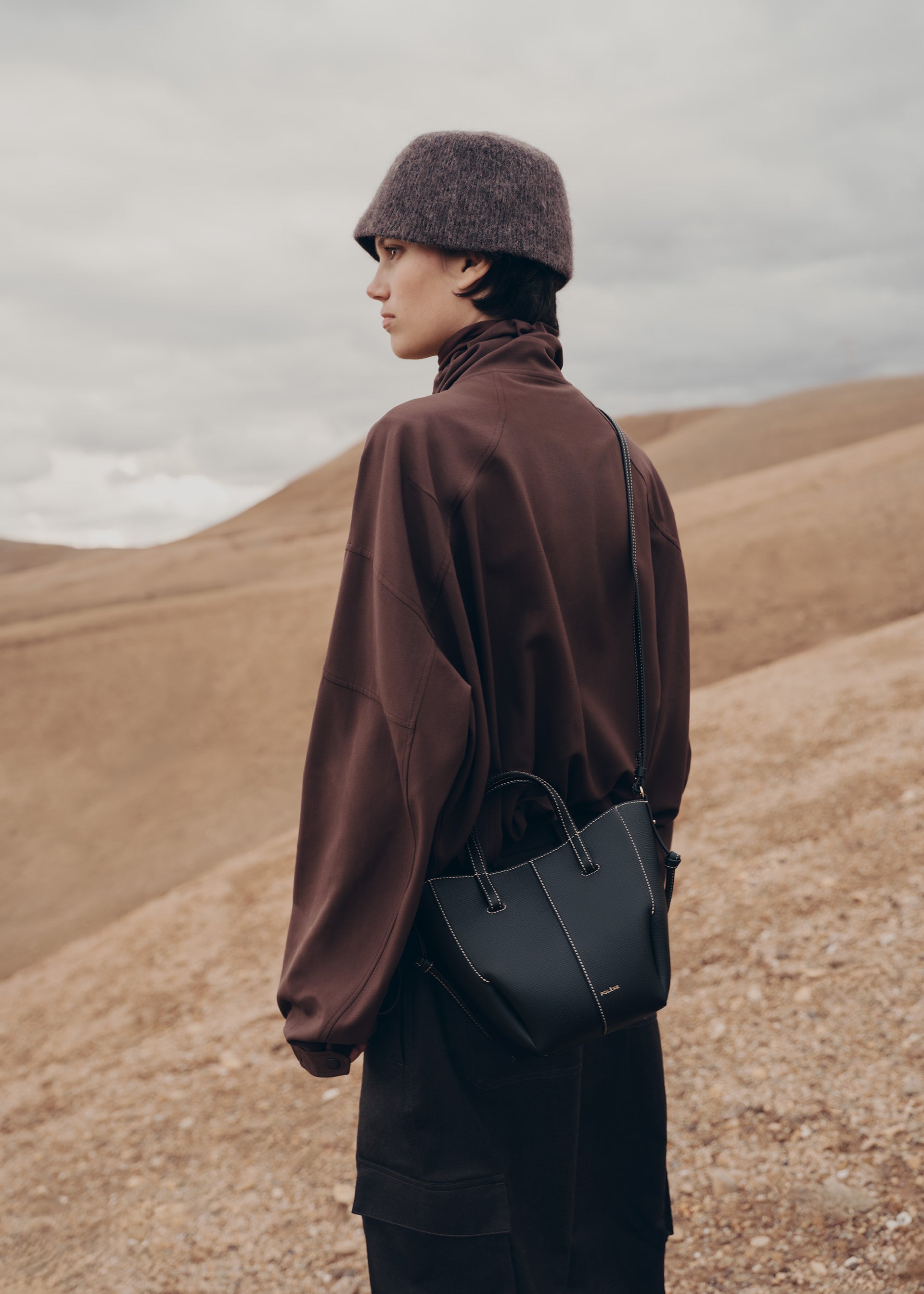 Cyme Tote Nano - Textured Black with Ecru Stitching