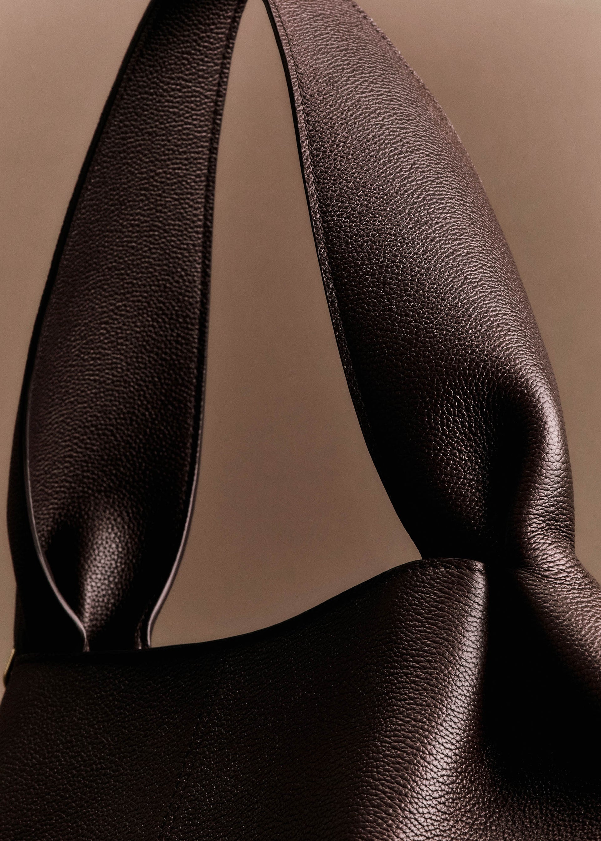 Numéro Neuf East West - Textured Ebony