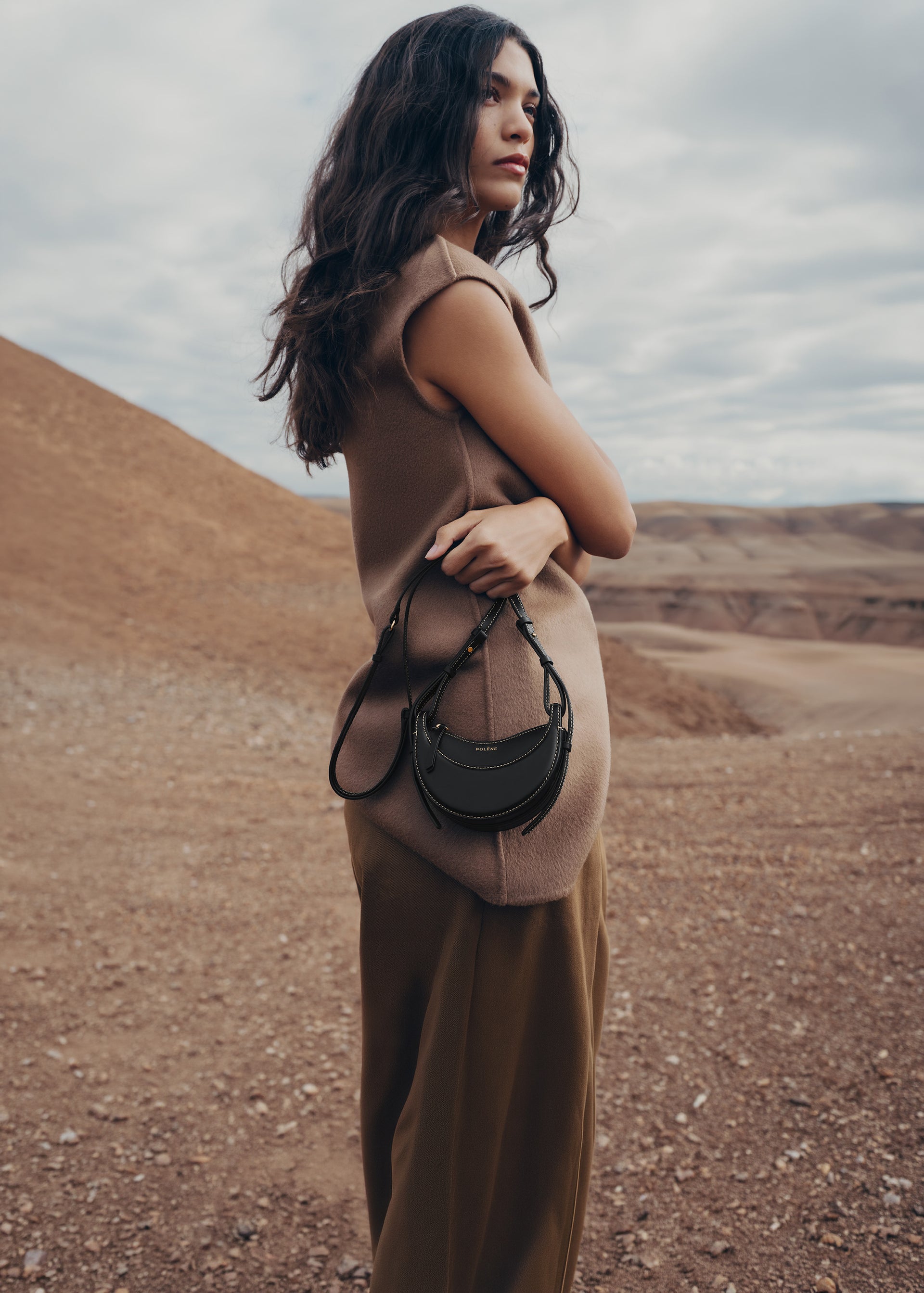 Numéro Dix Micro - Smooth Black with Ecru Stitching